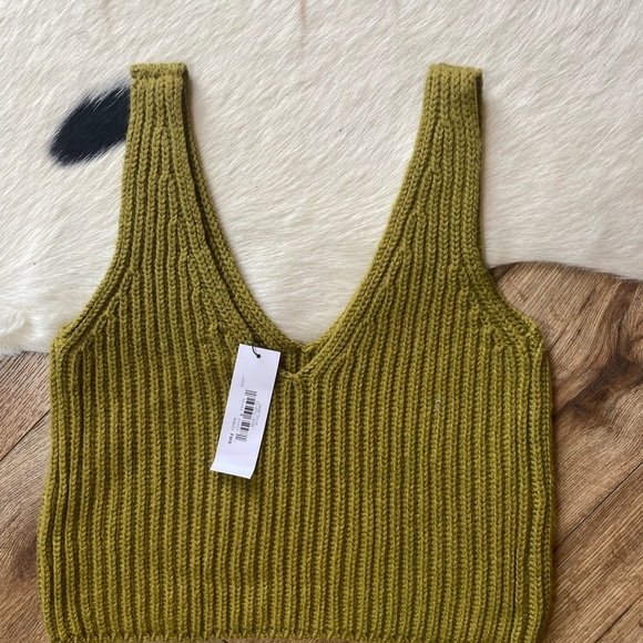 sleeveless knitwear top with a V-neckline - Picture 6 of 6